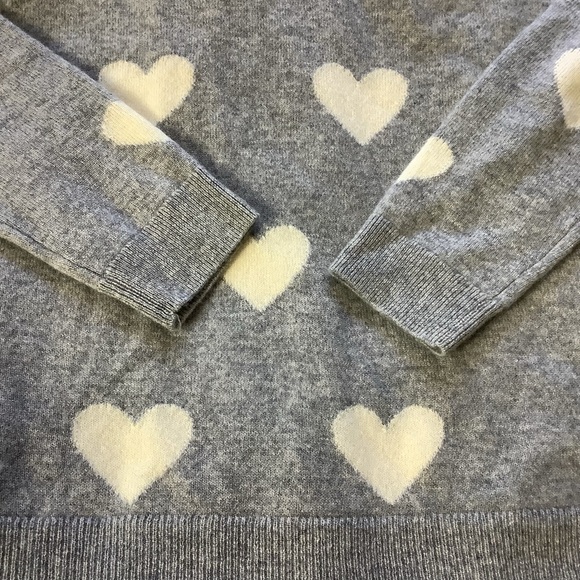 Petite Medium Talbots 100% Cashmere Sweater Heather Gray Cream Heart Pattern - Picture 10 of 10